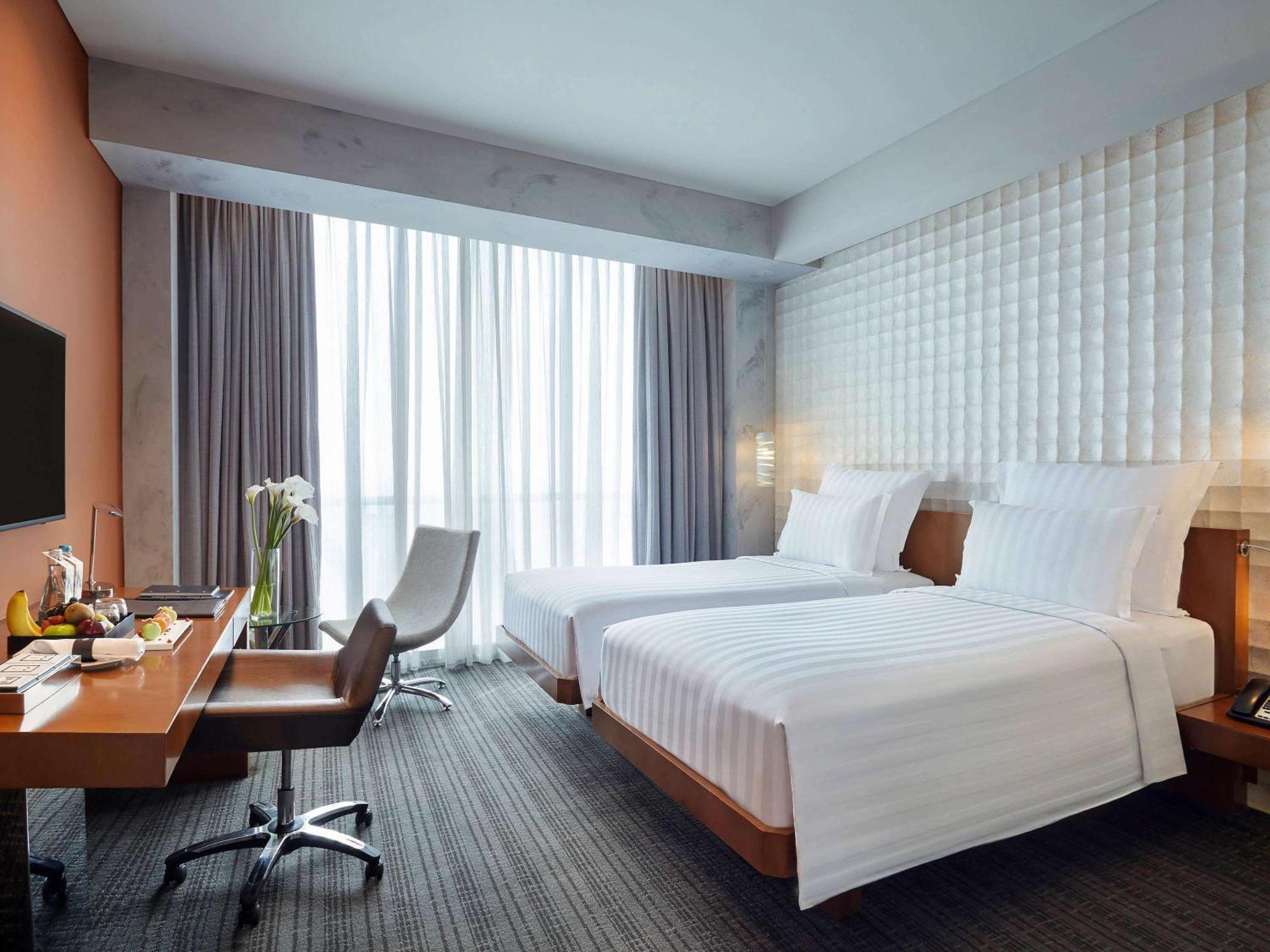 Pullman Jakarta Central Park Exterior foto