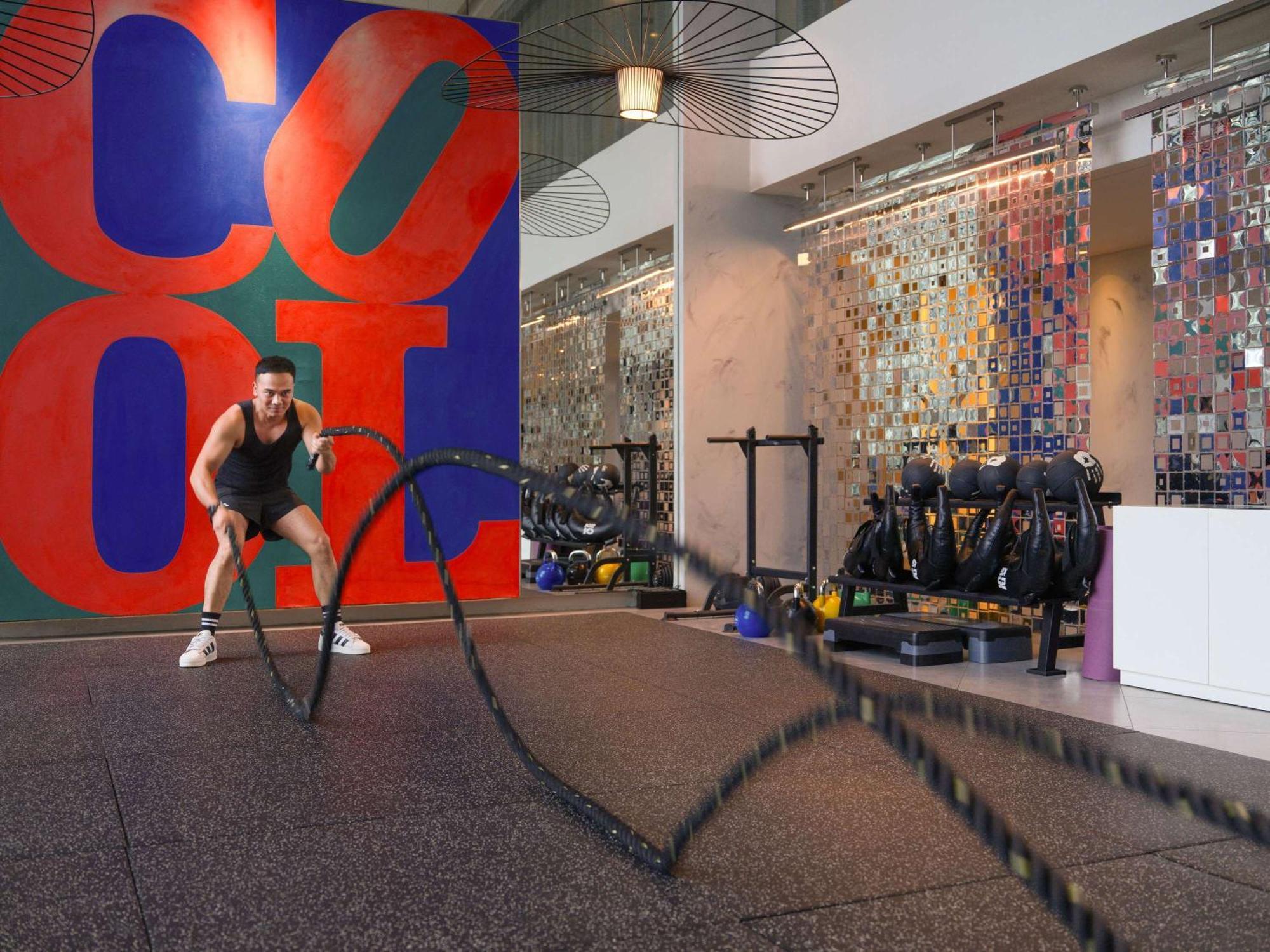 Pullman Jakarta Central Park Exterior foto The gym at the Standard East Village